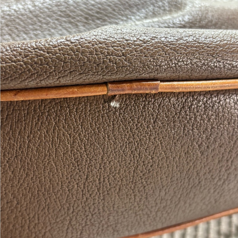 VTG Stone Mountain Two-Tone Pebbled Leather Crossbody Rare USA Made W/ Damage - Picture 9 of 16